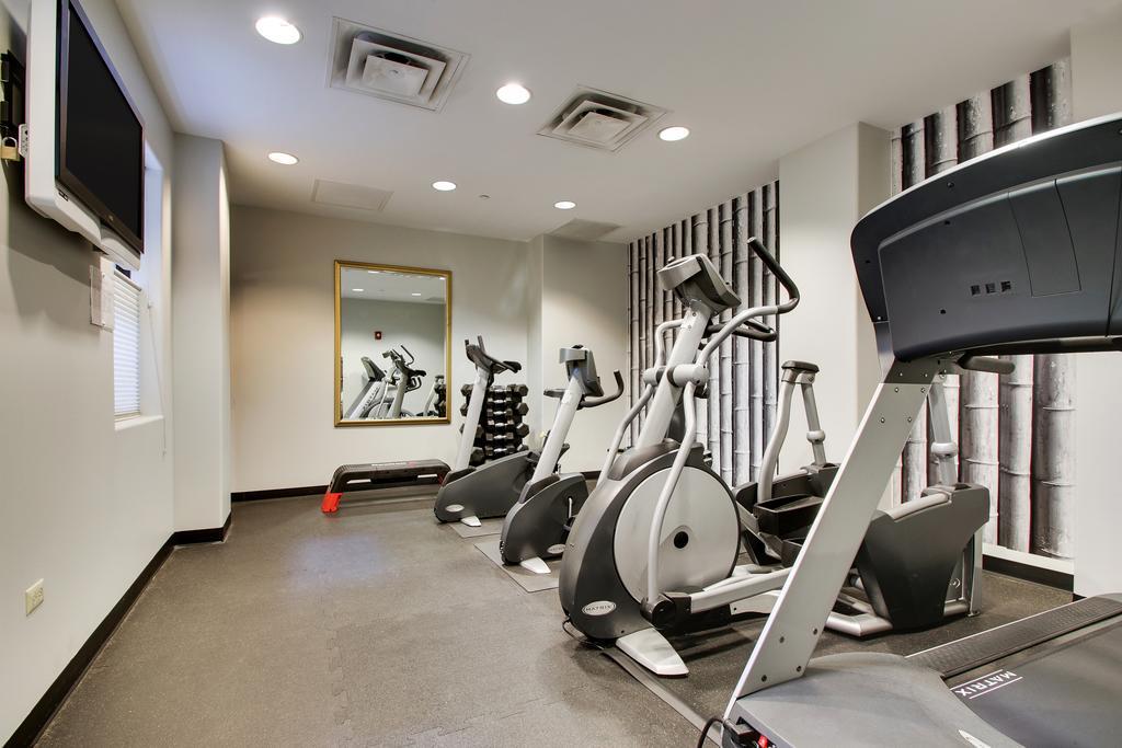 Dewitt Hotel And Suites Chicago Extérieur photo