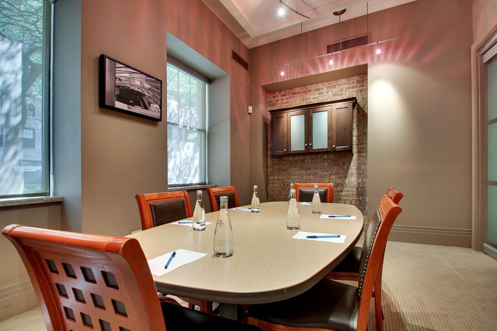 Dewitt Hotel And Suites Chicago Extérieur photo