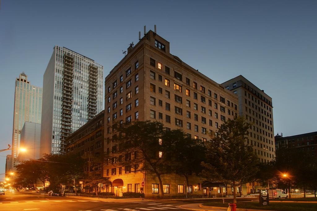 Dewitt Hotel And Suites Chicago Extérieur photo