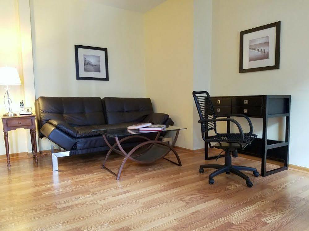 Dewitt Hotel And Suites Chicago Extérieur photo