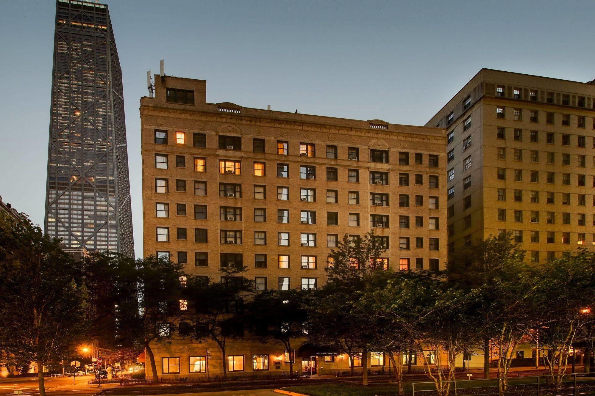 Dewitt Hotel And Suites Chicago Extérieur photo