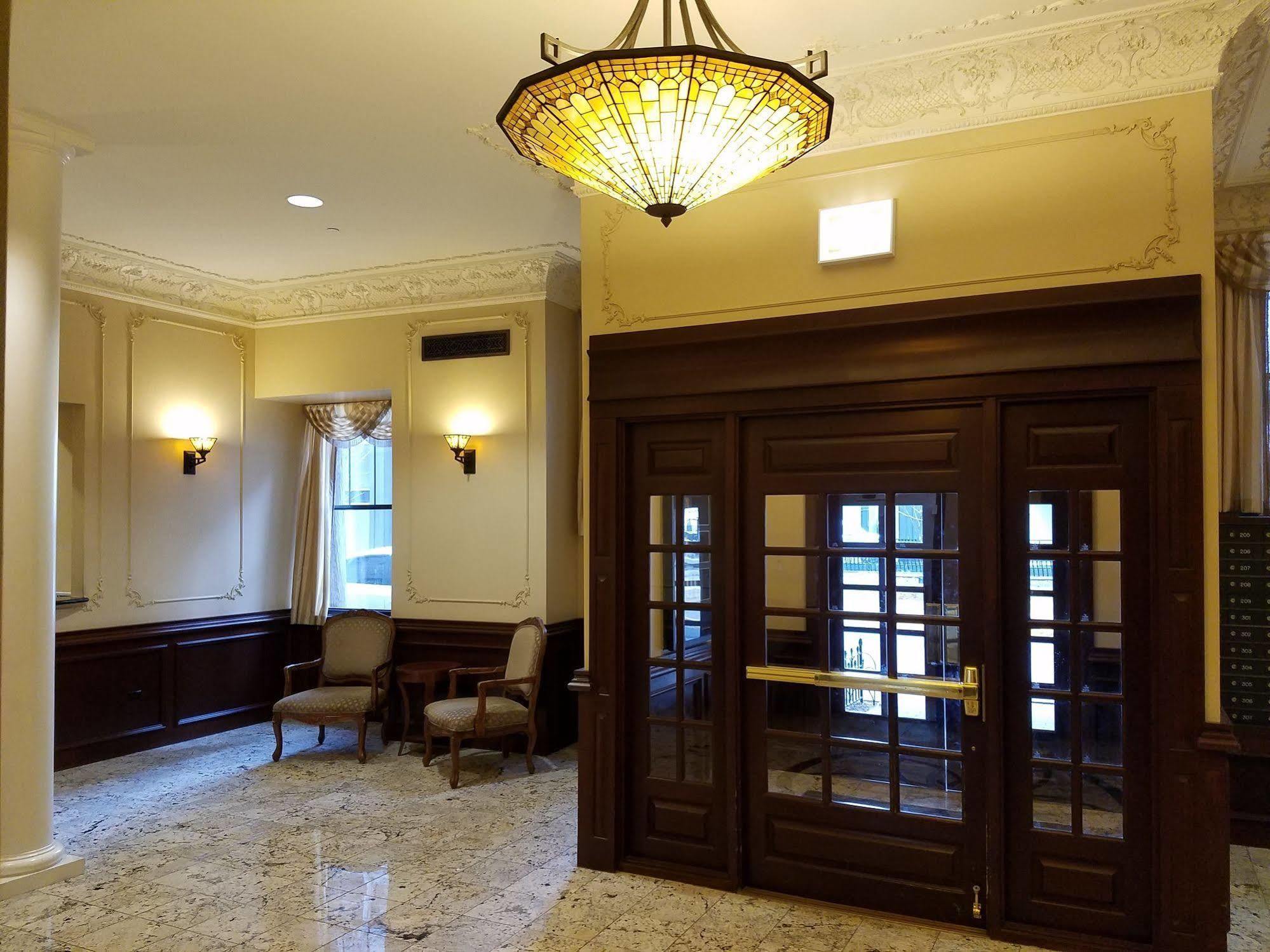 Dewitt Hotel And Suites Chicago Extérieur photo