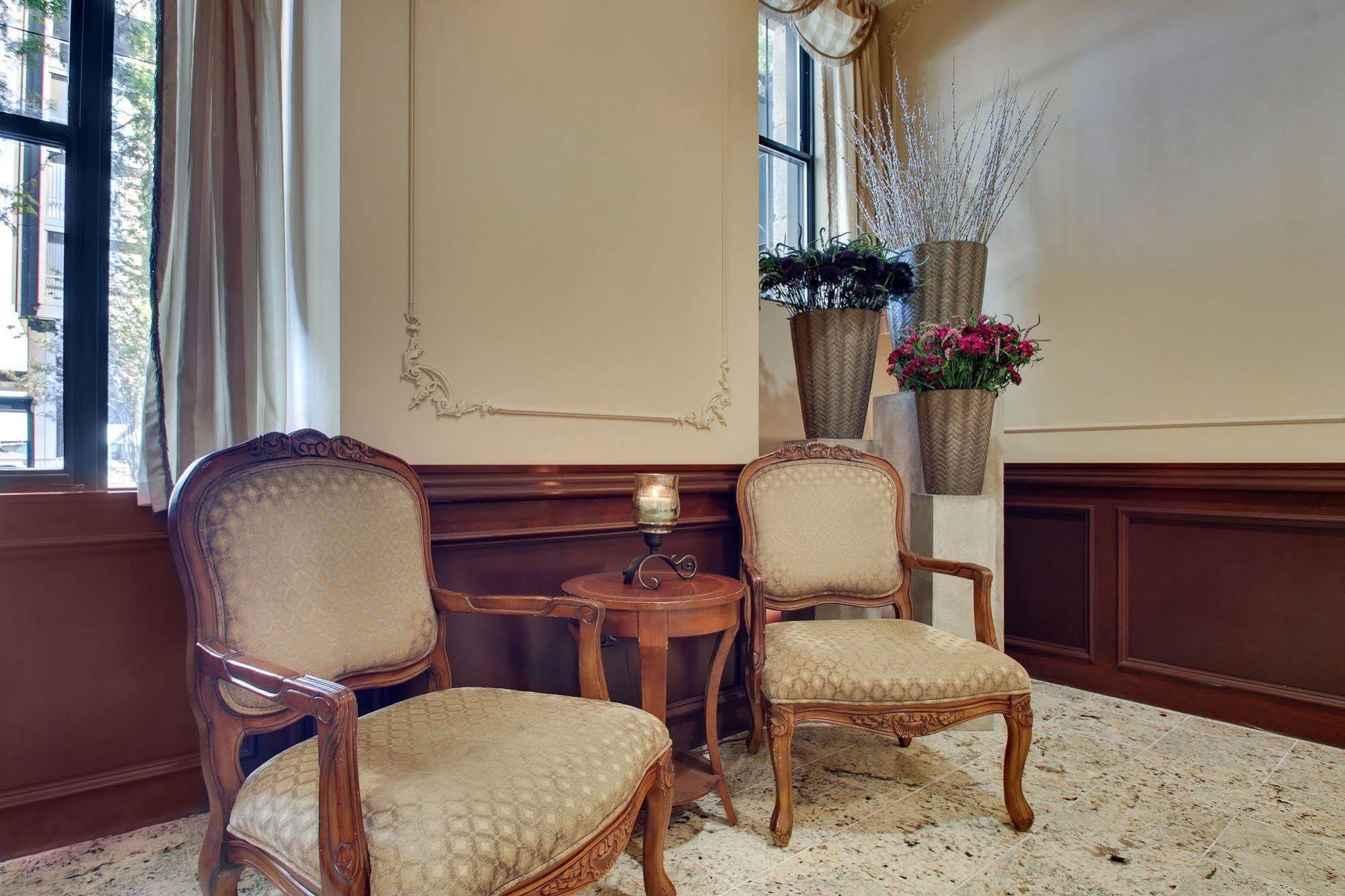 Dewitt Hotel And Suites Chicago Extérieur photo