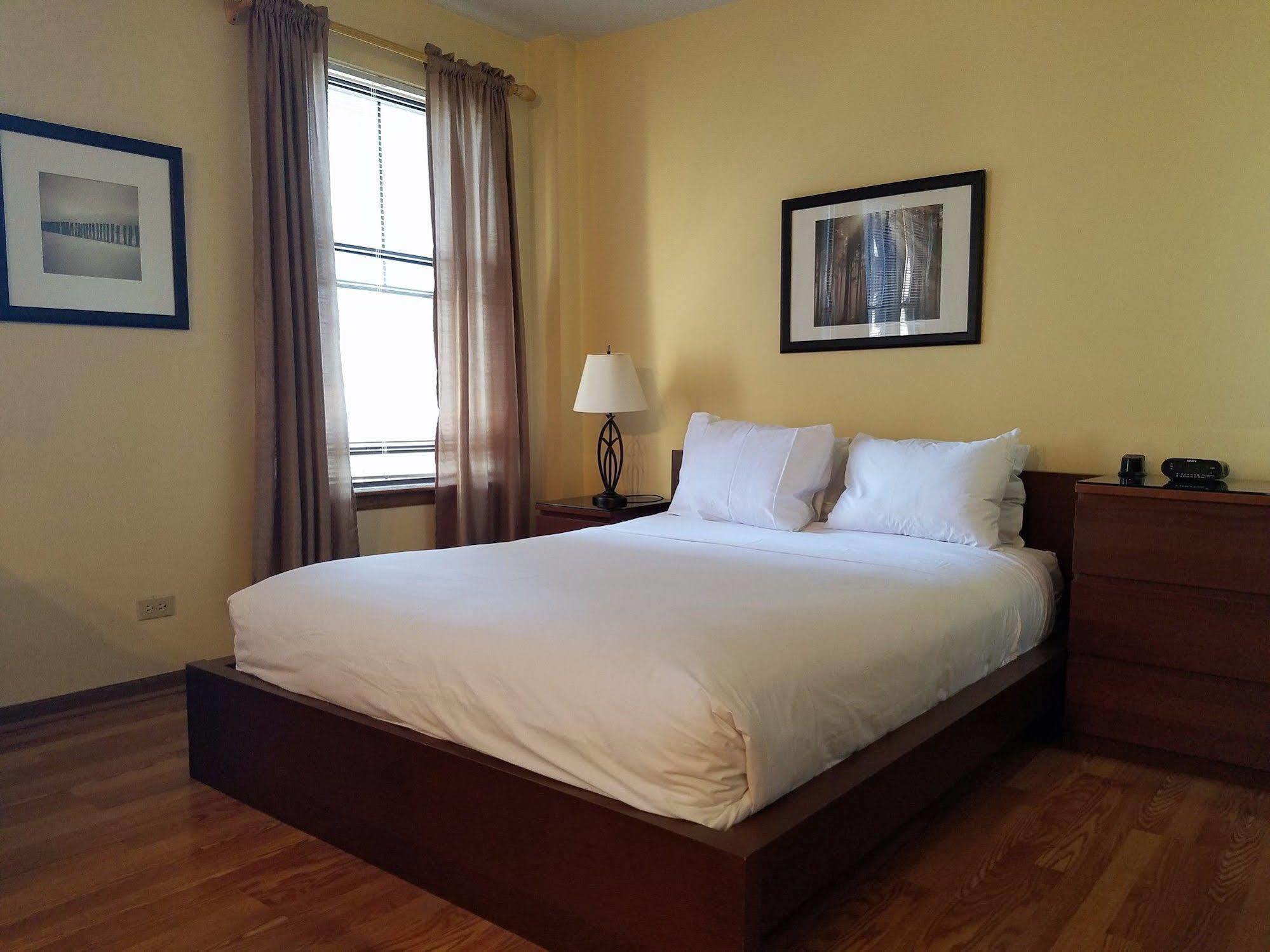 Dewitt Hotel And Suites Chicago Extérieur photo