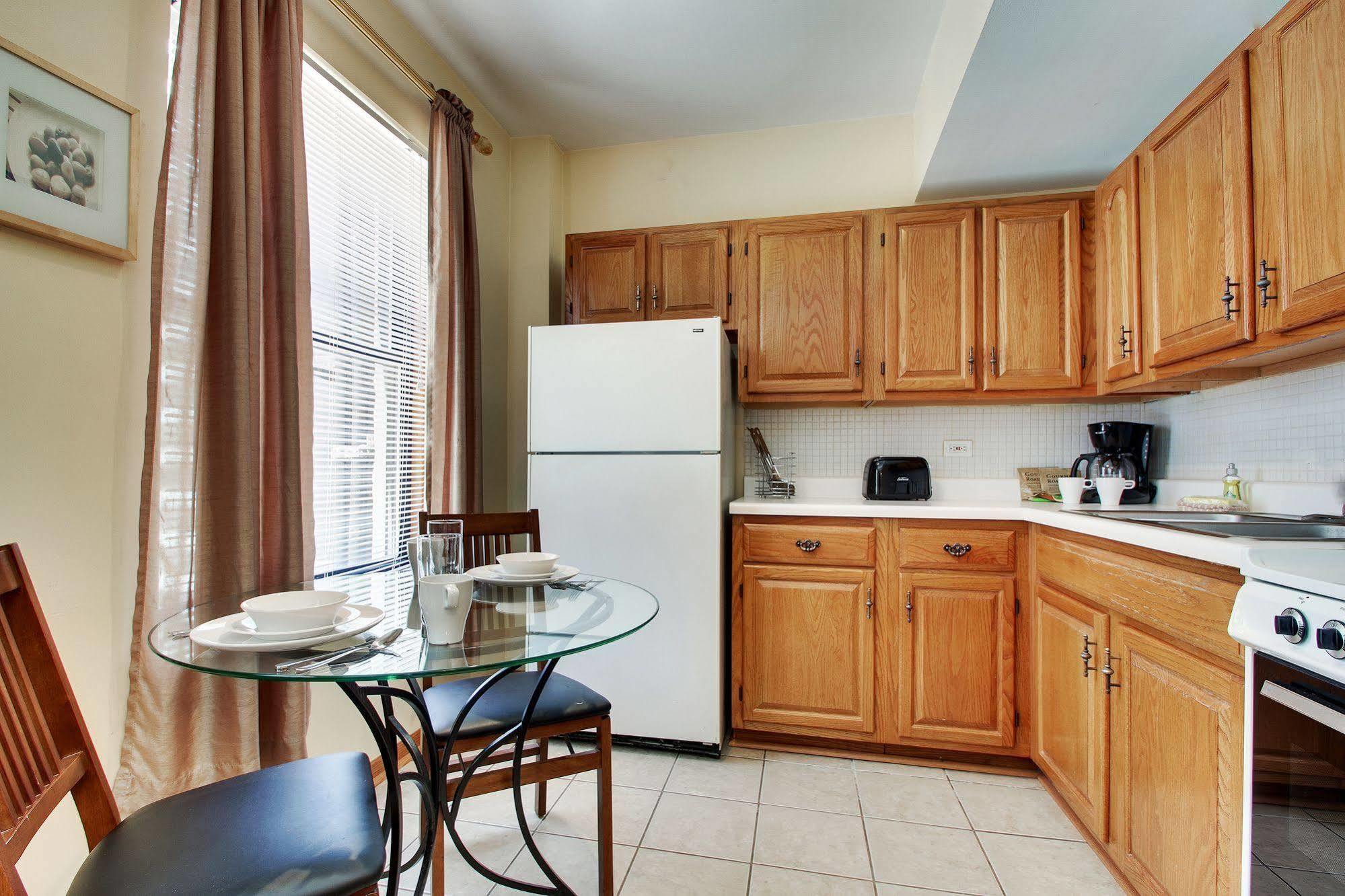 Dewitt Hotel And Suites Chicago Extérieur photo